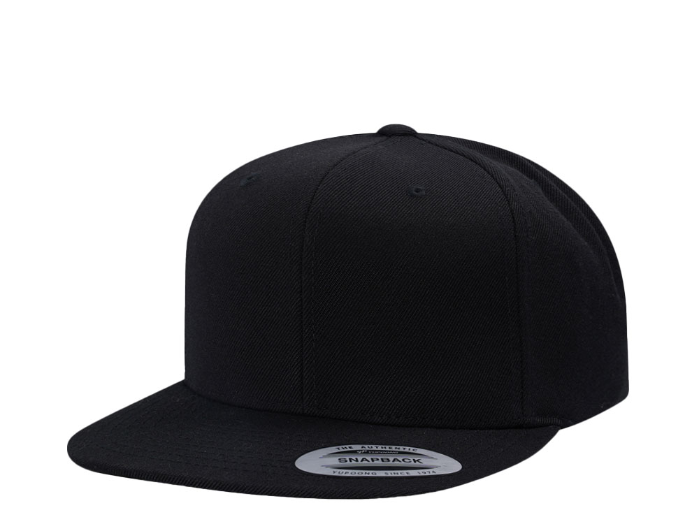 Yupoong Basic Black Snapback Cappellini