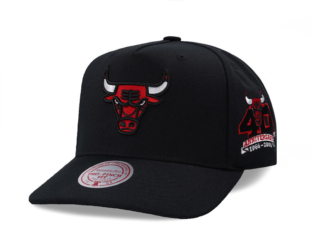 Mitchell & Ness Chicago Bulls 40th Anniversary Black Pro Pinch A Frame Snapback Cappellini