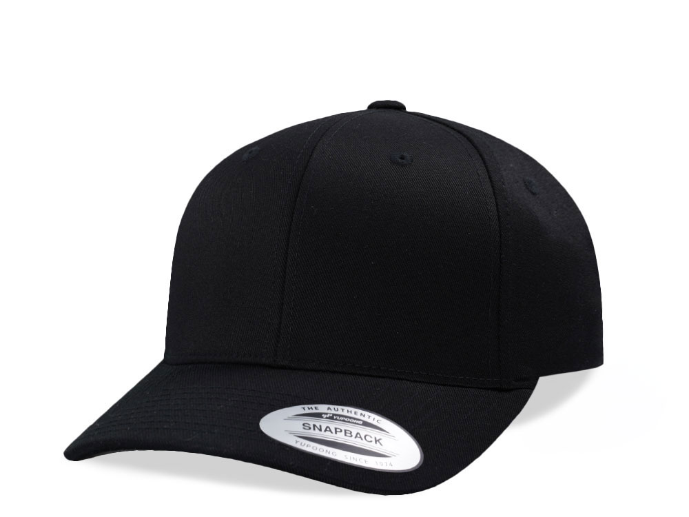 Yupoong Basic Black Curved Snapback Cappellini